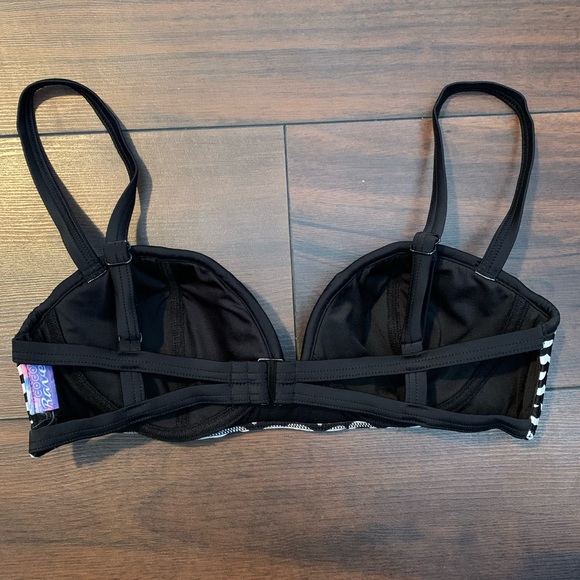 Coco Rave Black & White Wave Print Bikini Top - Picture 4 of 5